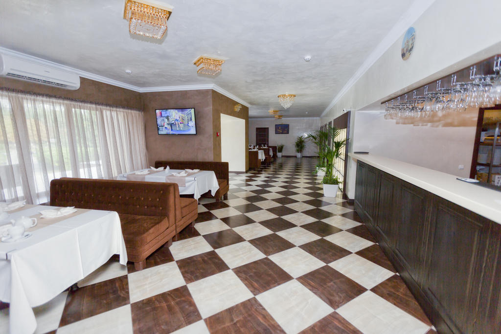 Grand Sport Hotel Brovary Exterior photo